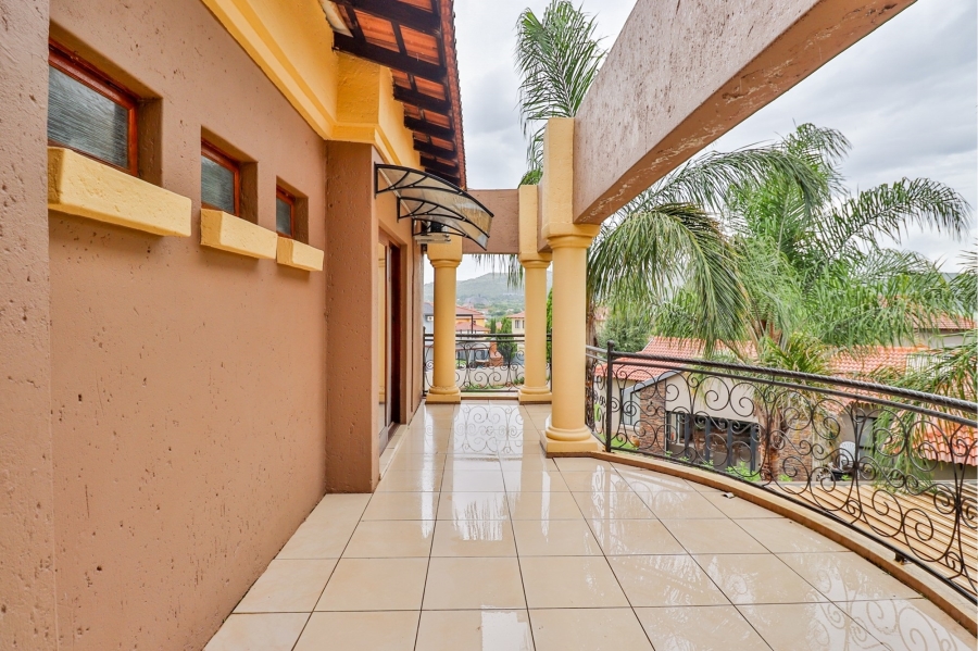 5 Bedroom Property for Sale in Birdwood Estate North West
